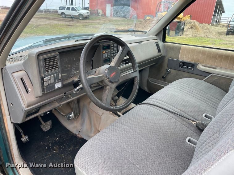 image for item MM9300 1994 Chevrolet K2500  bale bed pickup truck