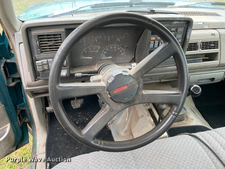 image for item MM9300 1994 Chevrolet K2500  bale bed pickup truck