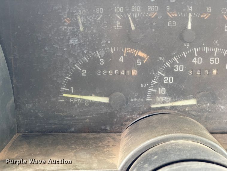 image for item MM9300 1994 Chevrolet K2500  bale bed pickup truck