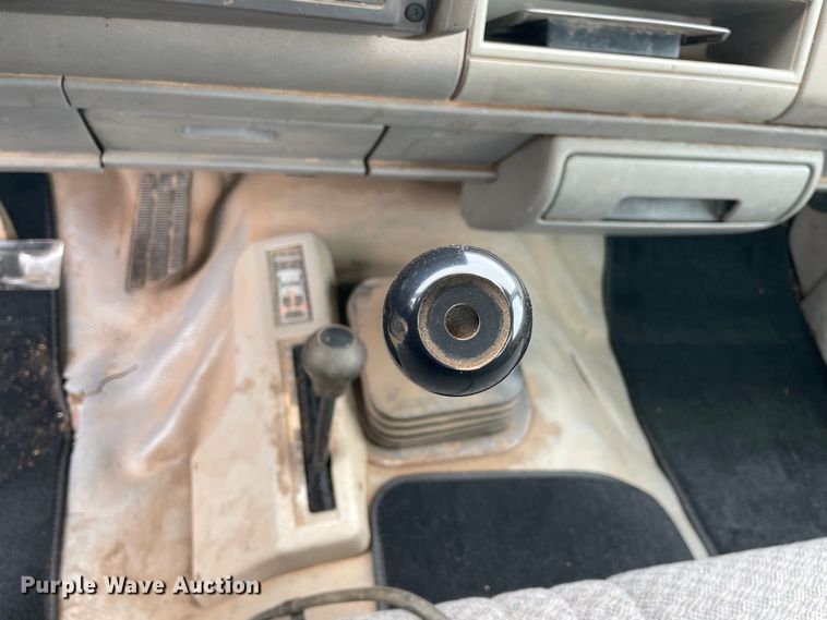 image for item MM9300 1994 Chevrolet K2500  bale bed pickup truck