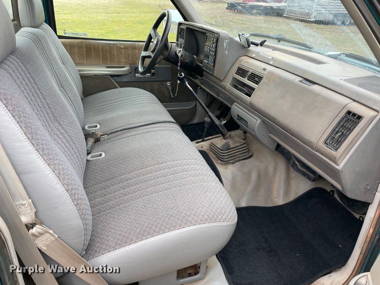 image for item MM9300 1994 Chevrolet K2500  bale bed pickup truck