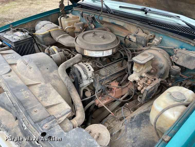 image for item MM9300 1994 Chevrolet K2500  bale bed pickup truck