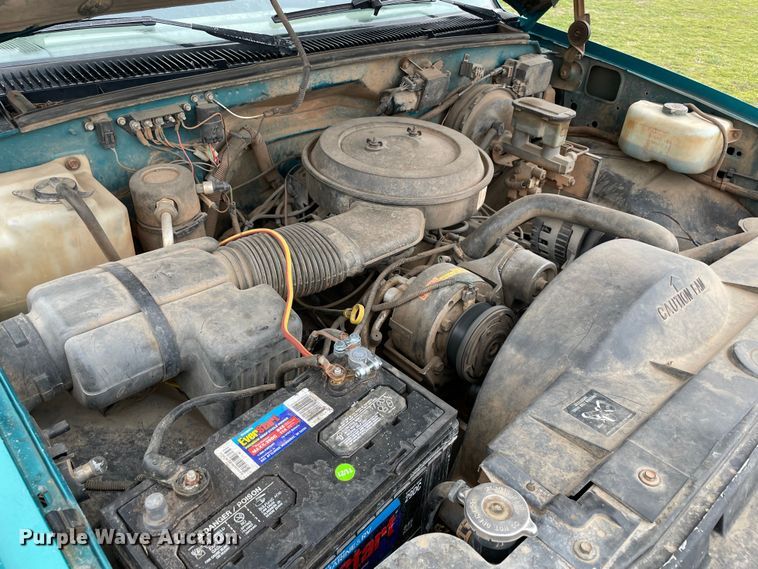 image for item MM9300 1994 Chevrolet K2500  bale bed pickup truck