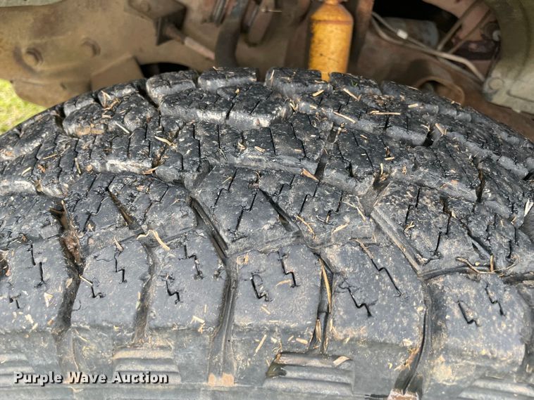 image for item MM9300 1994 Chevrolet K2500  bale bed pickup truck