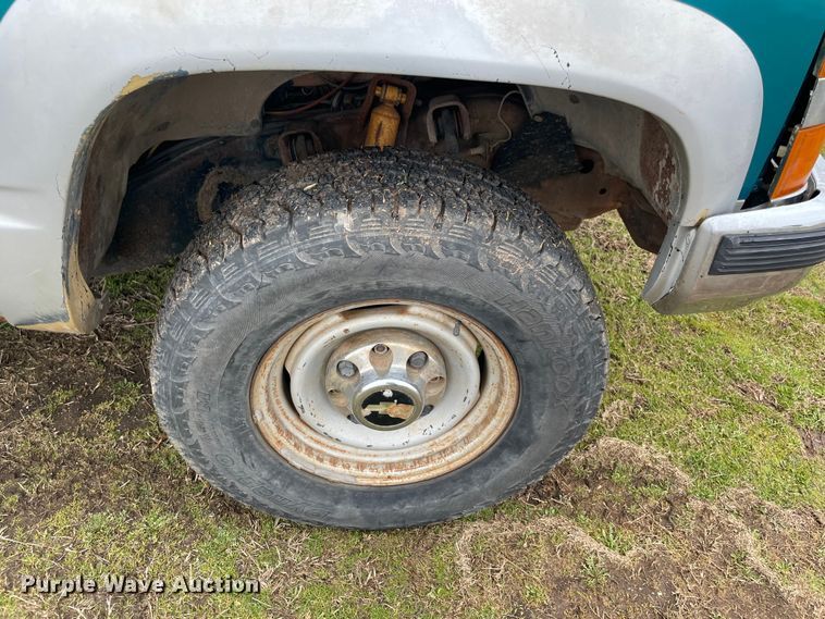 image for item MM9300 1994 Chevrolet K2500  bale bed pickup truck