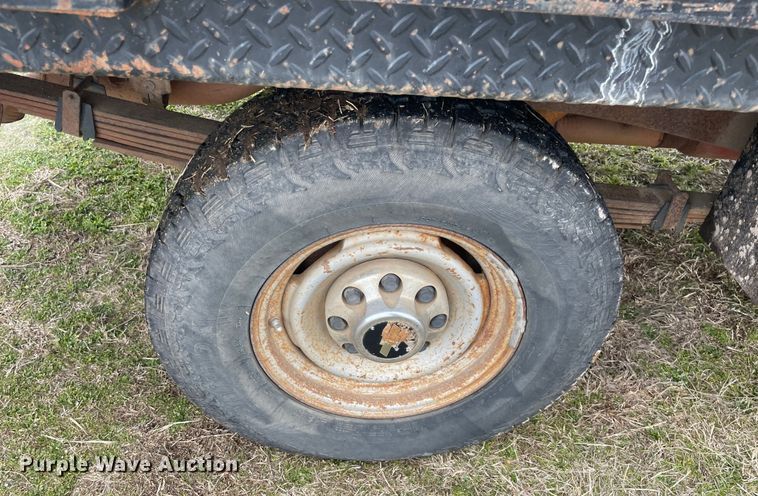 image for item MM9300 1994 Chevrolet K2500  bale bed pickup truck