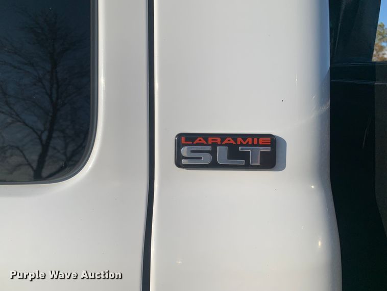 image for item MM9709 1999 Dodge Ram 3500  Quad Cab flatbed pickup truck