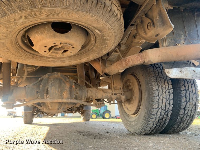 image for item MM9709 1999 Dodge Ram 3500  Quad Cab flatbed pickup truck