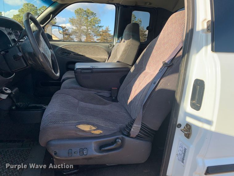 image for item MM9709 1999 Dodge Ram 3500  Quad Cab flatbed pickup truck