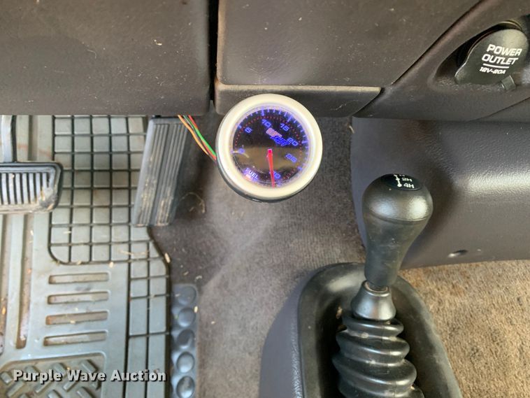 image for item MM9709 1999 Dodge Ram 3500  Quad Cab flatbed pickup truck