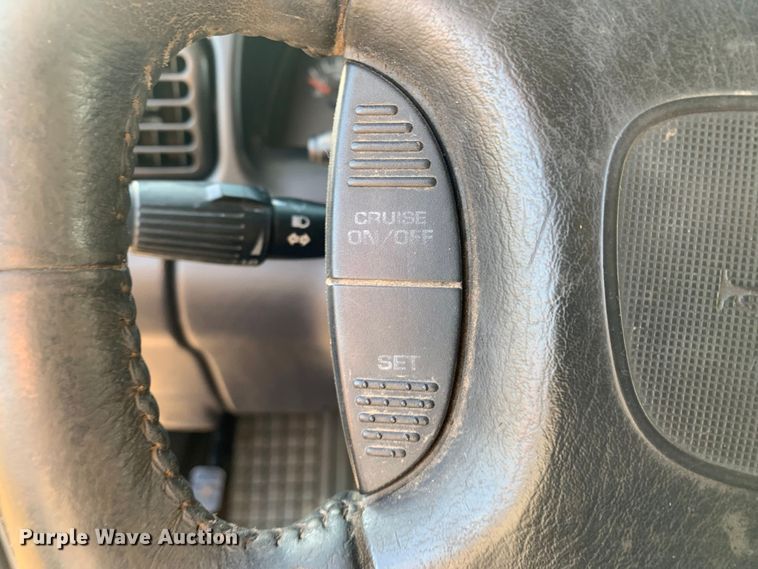 image for item MM9709 1999 Dodge Ram 3500  Quad Cab flatbed pickup truck