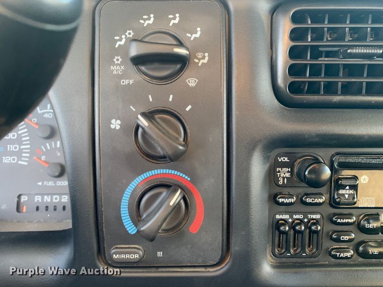 image for item MM9709 1999 Dodge Ram 3500  Quad Cab flatbed pickup truck