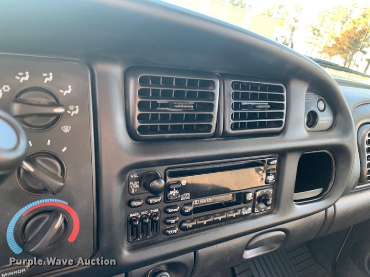 image for item MM9709 1999 Dodge Ram 3500  Quad Cab flatbed pickup truck