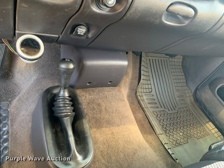 image for item MM9709 1999 Dodge Ram 3500  Quad Cab flatbed pickup truck