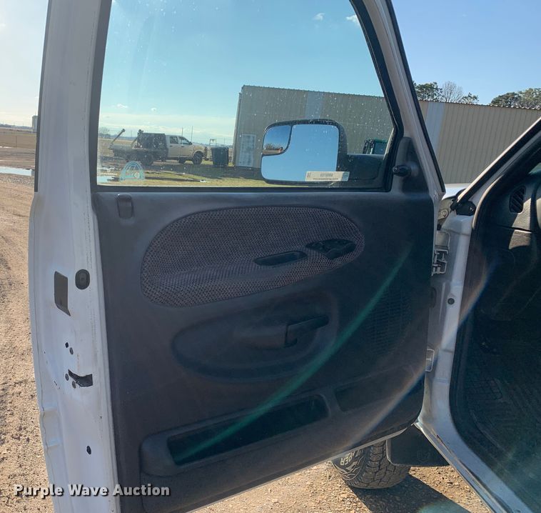 image for item MM9709 1999 Dodge Ram 3500  Quad Cab flatbed pickup truck