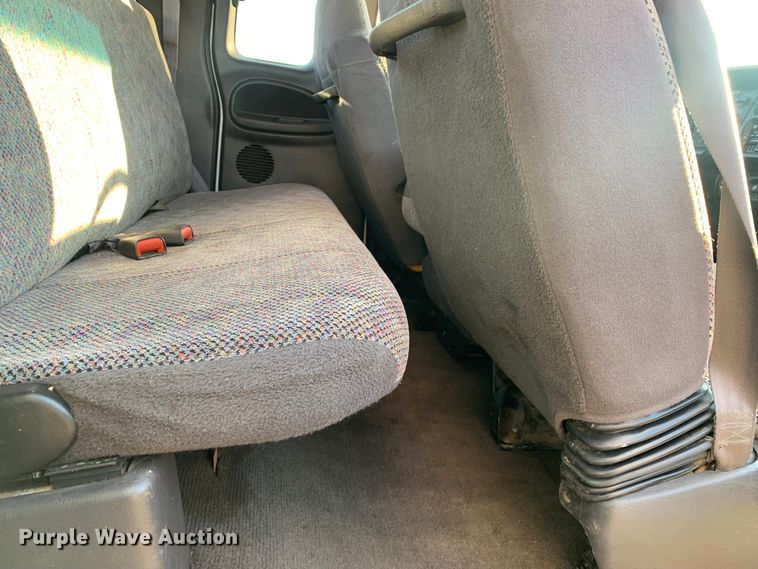 image for item MM9709 1999 Dodge Ram 3500  Quad Cab flatbed pickup truck