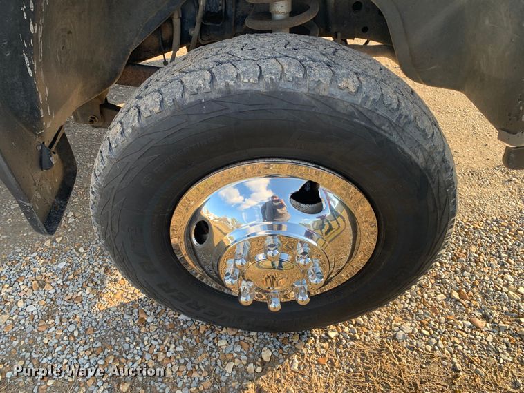 image for item MM9709 1999 Dodge Ram 3500  Quad Cab flatbed pickup truck