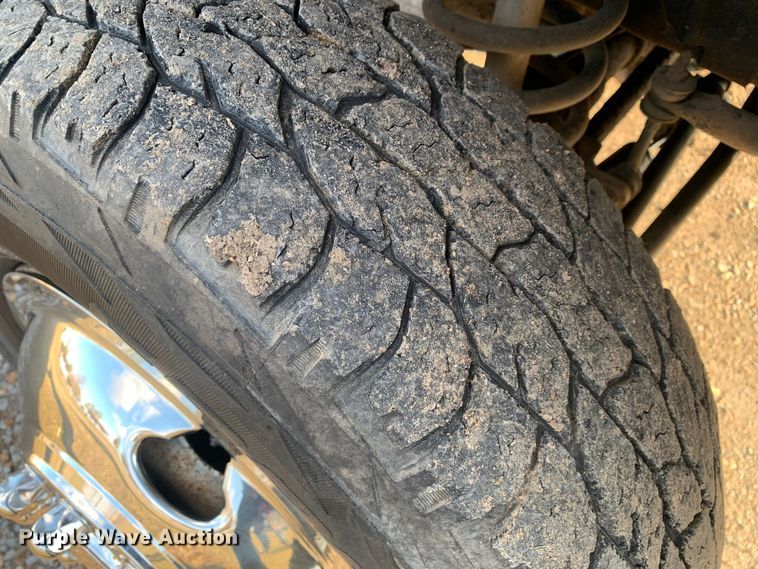 image for item MM9709 1999 Dodge Ram 3500  Quad Cab flatbed pickup truck