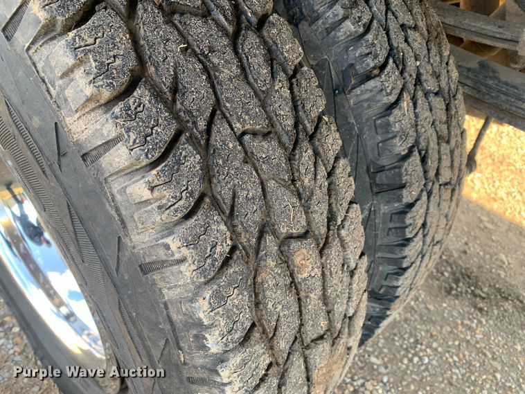 image for item MM9709 1999 Dodge Ram 3500  Quad Cab flatbed pickup truck