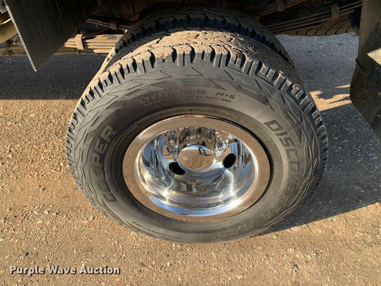 image for item MM9709 1999 Dodge Ram 3500  Quad Cab flatbed pickup truck