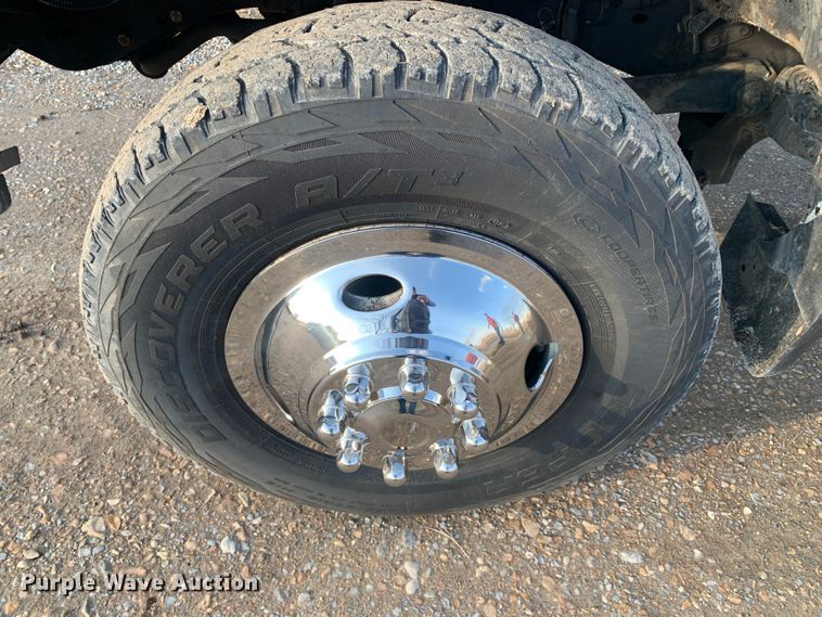 image for item MM9709 1999 Dodge Ram 3500  Quad Cab flatbed pickup truck