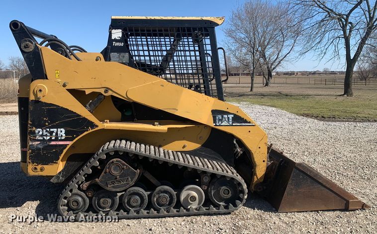 image for item MM9732 2005 Caterpillar 257B  tracked skid steer loader
