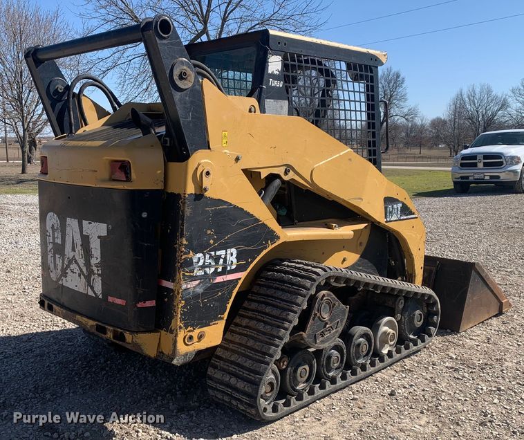 image for item MM9732 2005 Caterpillar 257B  tracked skid steer loader