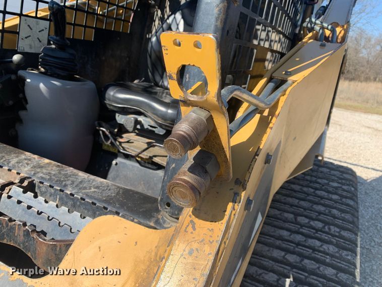 image for item MM9732 2005 Caterpillar 257B  tracked skid steer loader