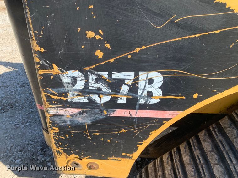 image for item MM9732 2005 Caterpillar 257B  tracked skid steer loader