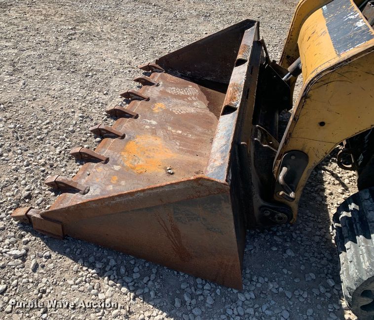 image for item MM9732 2005 Caterpillar 257B  tracked skid steer loader