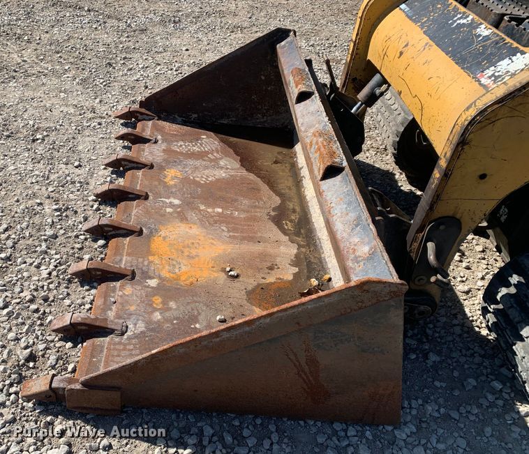 image for item MM9732 2005 Caterpillar 257B  tracked skid steer loader