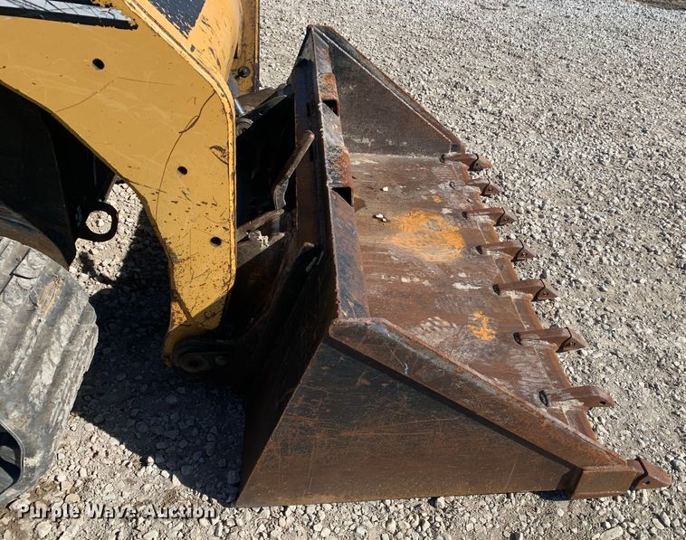 image for item MM9732 2005 Caterpillar 257B  tracked skid steer loader