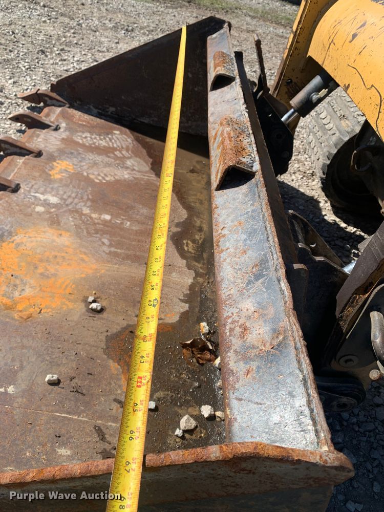 image for item MM9732 2005 Caterpillar 257B  tracked skid steer loader