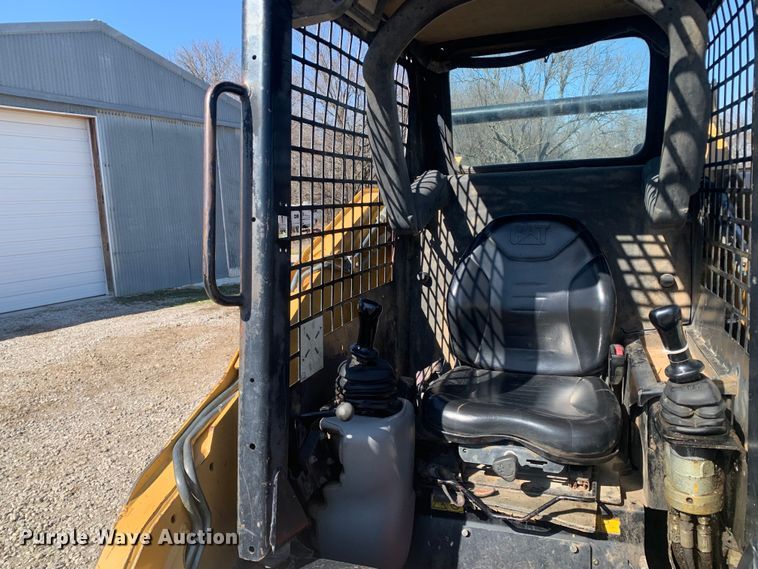 image for item MM9732 2005 Caterpillar 257B  tracked skid steer loader