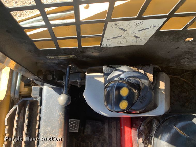 image for item MM9732 2005 Caterpillar 257B  tracked skid steer loader