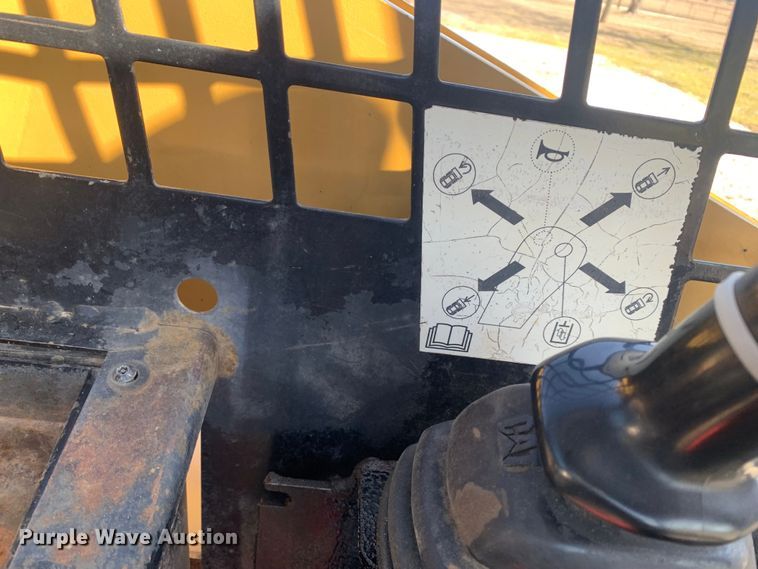 image for item MM9732 2005 Caterpillar 257B  tracked skid steer loader