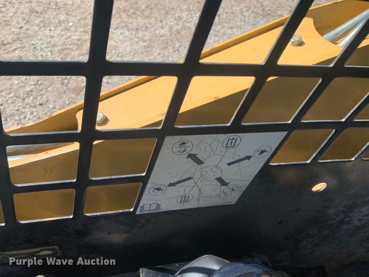 image for item MM9732 2005 Caterpillar 257B  tracked skid steer loader