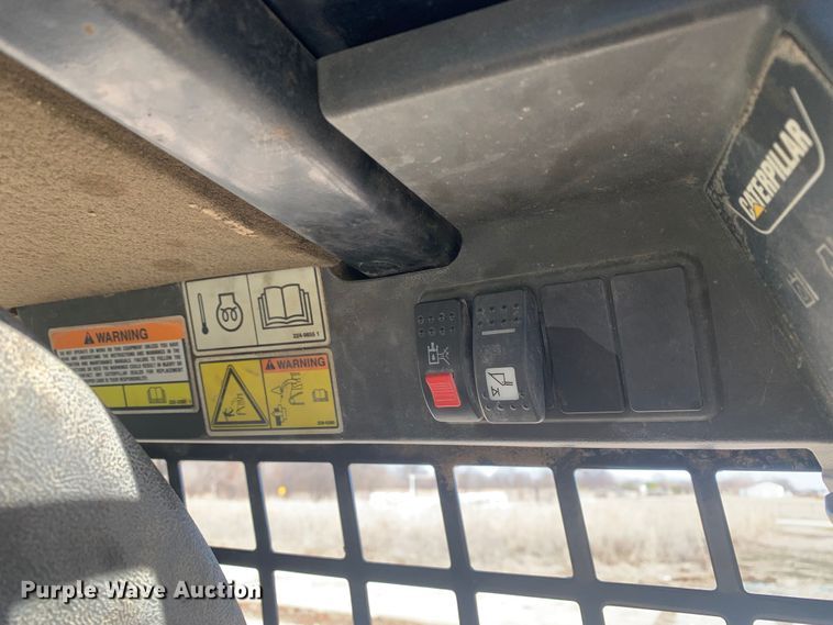 image for item MM9732 2005 Caterpillar 257B  tracked skid steer loader