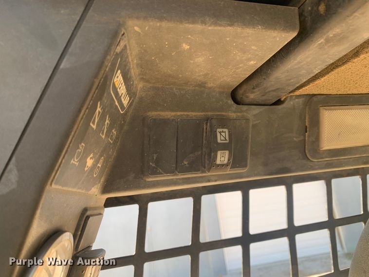 image for item MM9732 2005 Caterpillar 257B  tracked skid steer loader