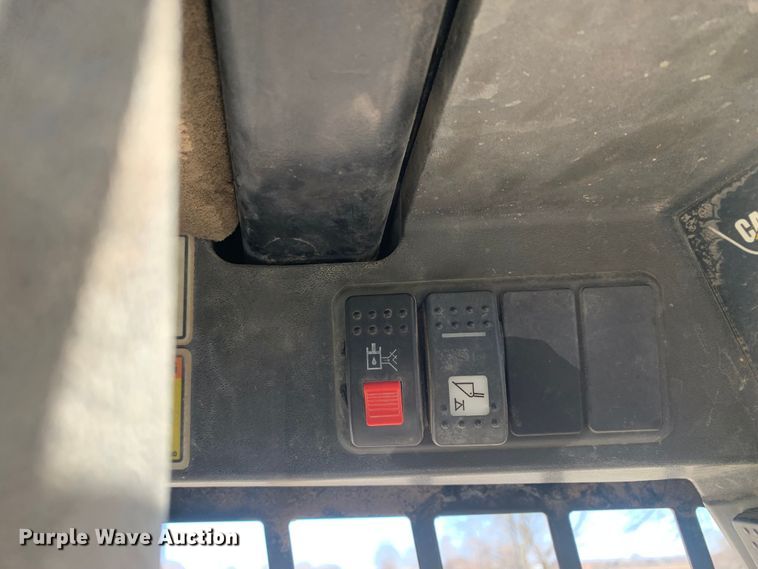 image for item MM9732 2005 Caterpillar 257B  tracked skid steer loader