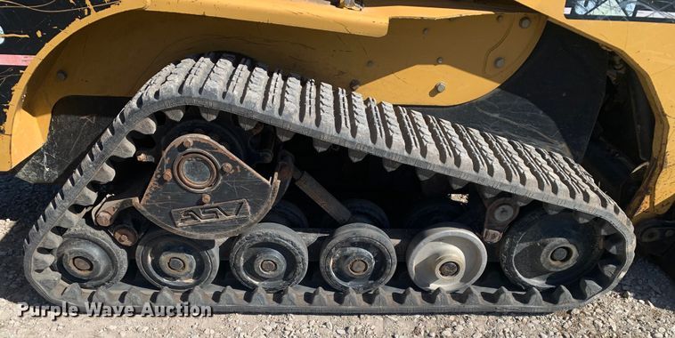 image for item MM9732 2005 Caterpillar 257B  tracked skid steer loader