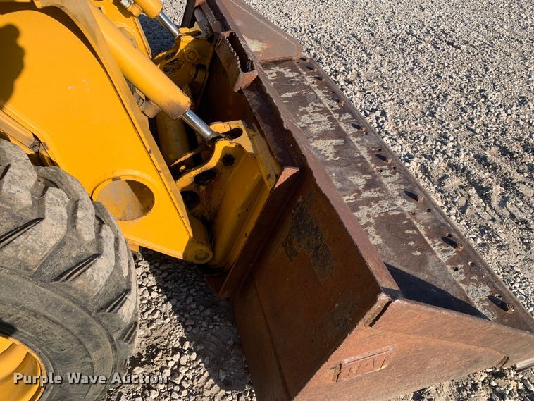 image for item MM9739 2002 John Deere 240  skid steer loader