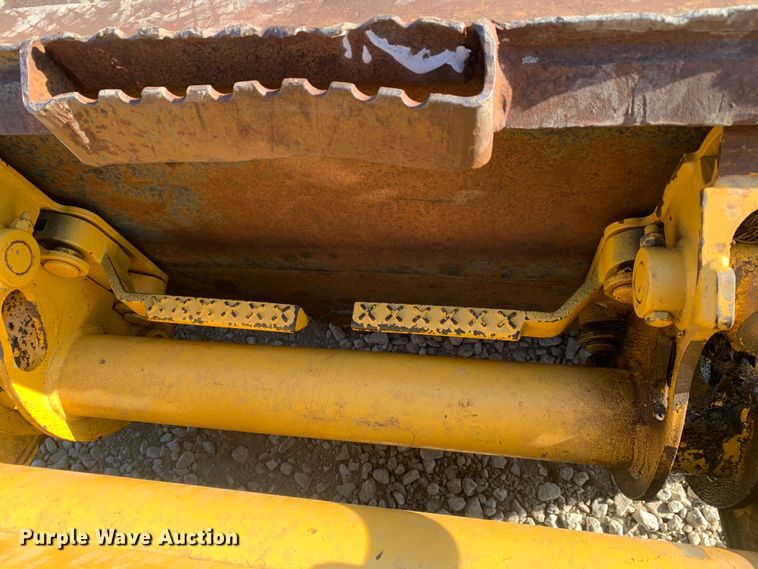 image for item MM9739 2002 John Deere 240  skid steer loader