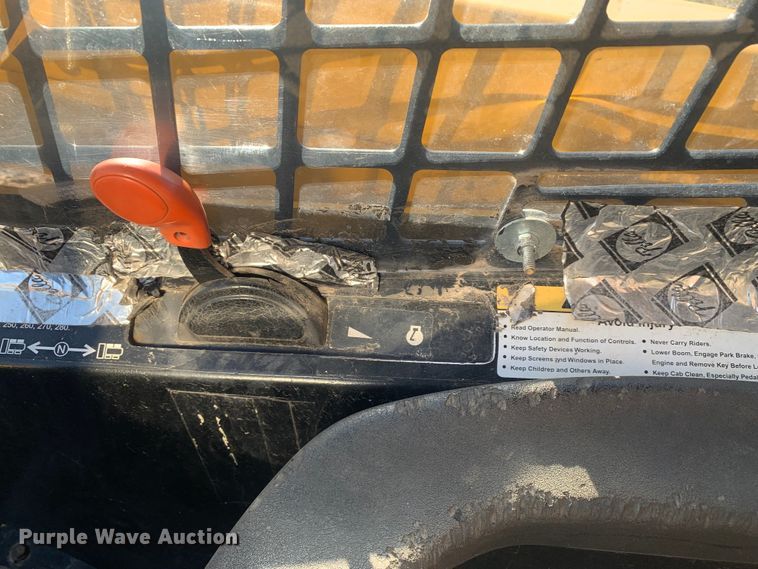 image for item MM9739 2002 John Deere 240  skid steer loader