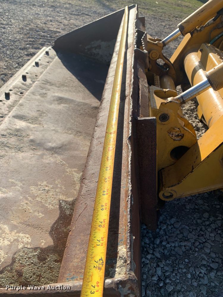 image for item MM9739 2002 John Deere 240  skid steer loader