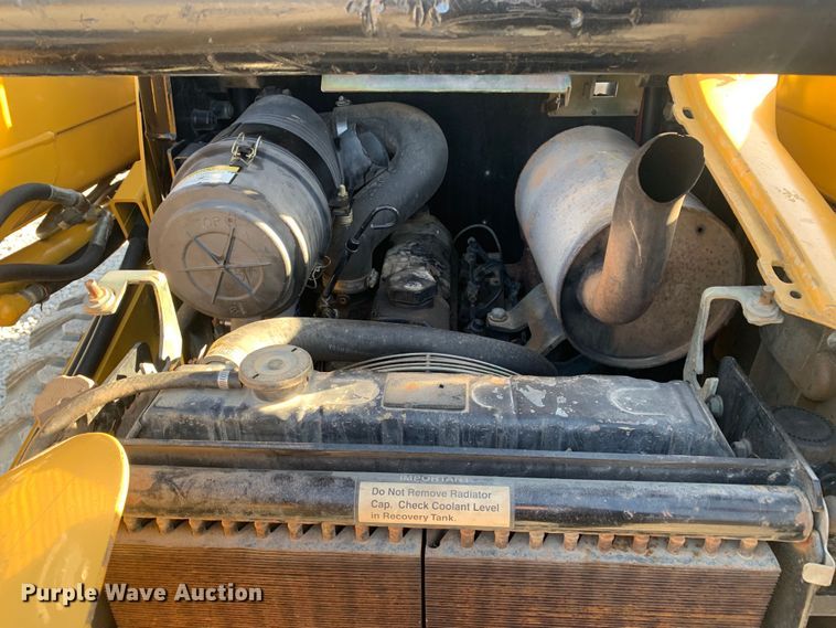 image for item MM9739 2002 John Deere 240  skid steer loader