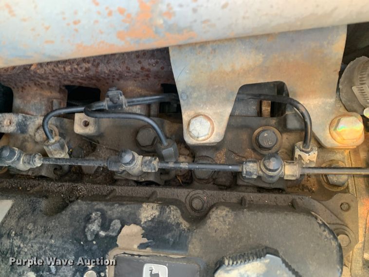 image for item MM9739 2002 John Deere 240  skid steer loader