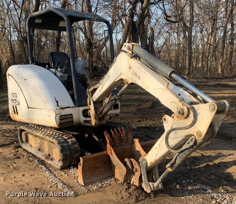 image for item MM9740 2004 Bobcat 325G  mini excavator