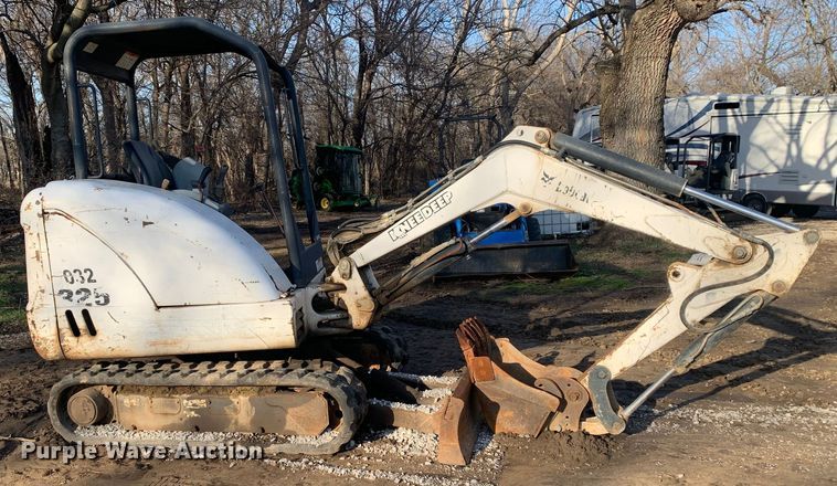 image for item MM9740 2004 Bobcat 325G  mini excavator