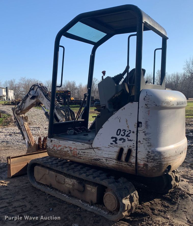 image for item MM9740 2004 Bobcat 325G  mini excavator